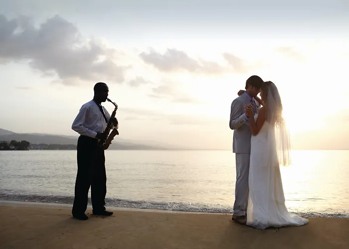 Couples Sans Souci (adults Only)