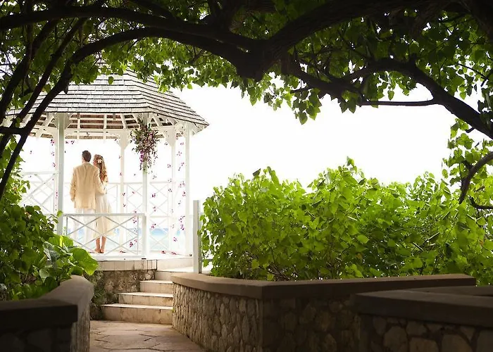 Couples Sans Souci (adults Only)