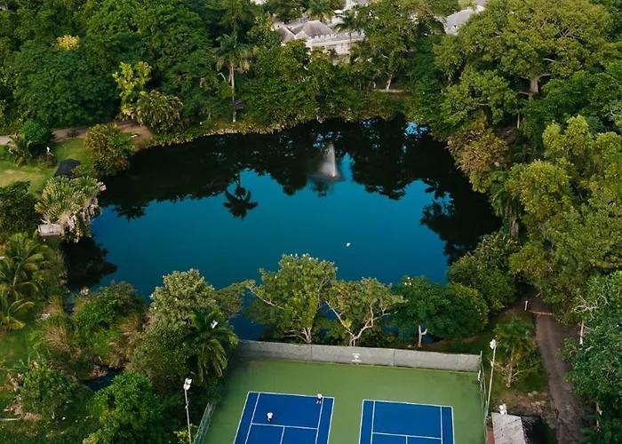 Couples Sans Souci (adults Only)